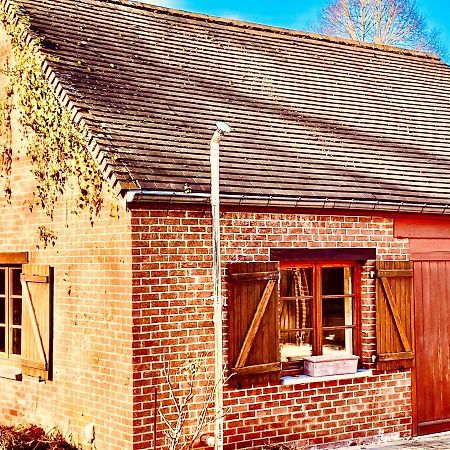 Le Logis Des Chenes, Superbe Bungalow Dans Quartier Residentiel Proche De Namur Wepion Luaran gambar