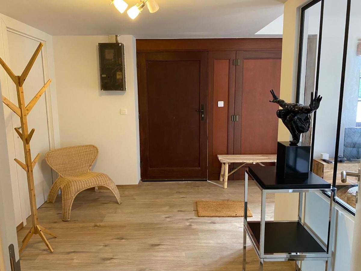 Le Logis Des Chenes, Superbe Bungalow Dans Quartier Residentiel Proche De Namur Wepion Luaran gambar